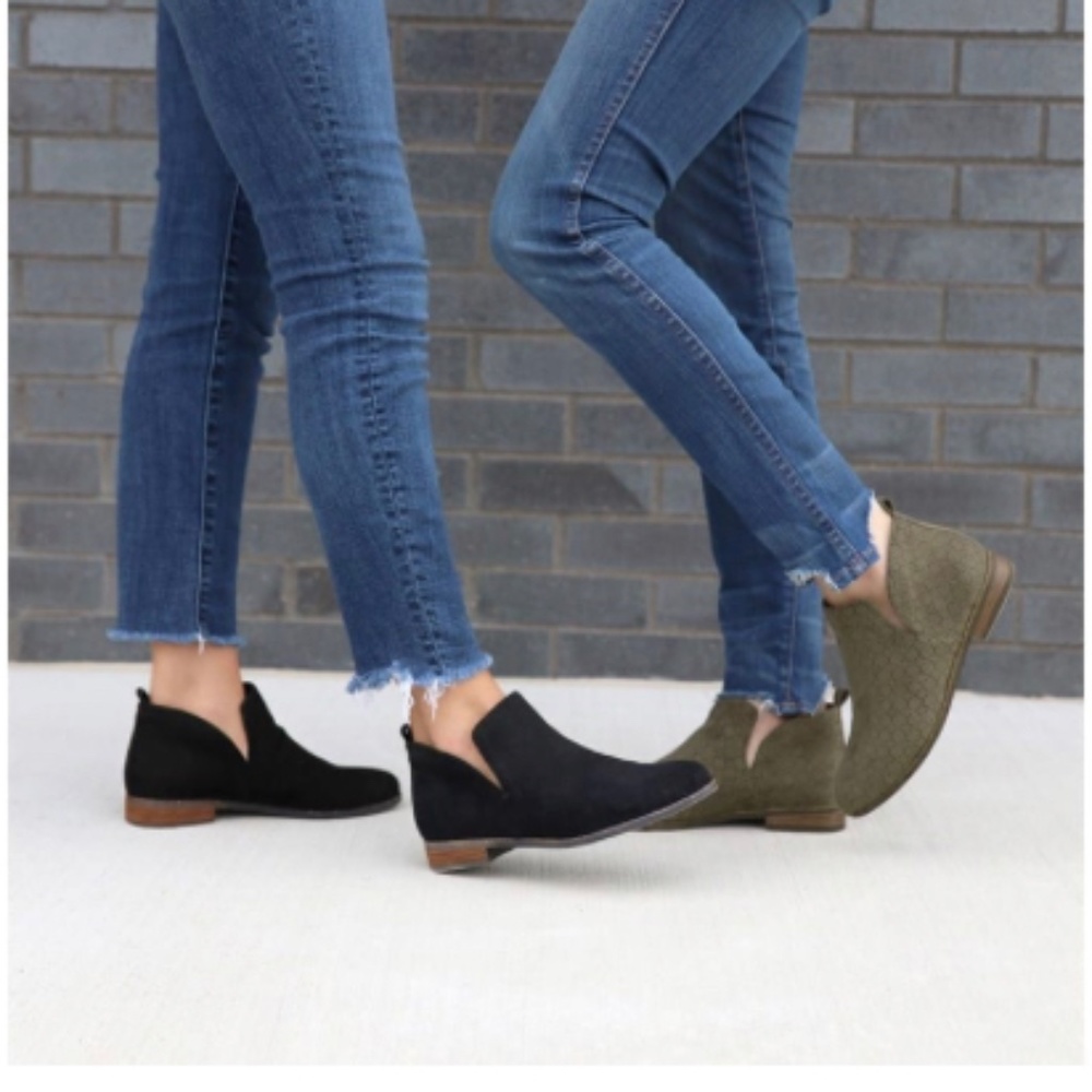 Dr. Scholl’s  Rate Boots size 6 in Black